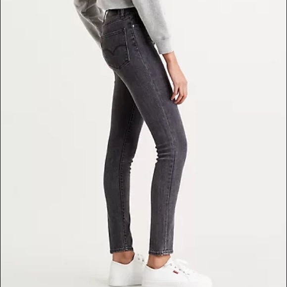 Like new Levi’s 721 High Rise Skinny in True Grit Black size 26 - Picture 5 of 8